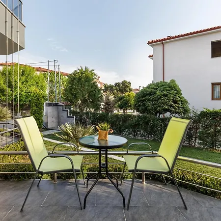 아파트 Ilis 니키티